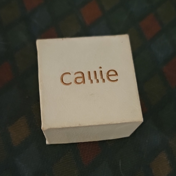 Callie Cream Jewelry Box